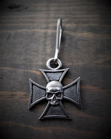 BZP-32 Maltese Cross Skull Zipper Pull